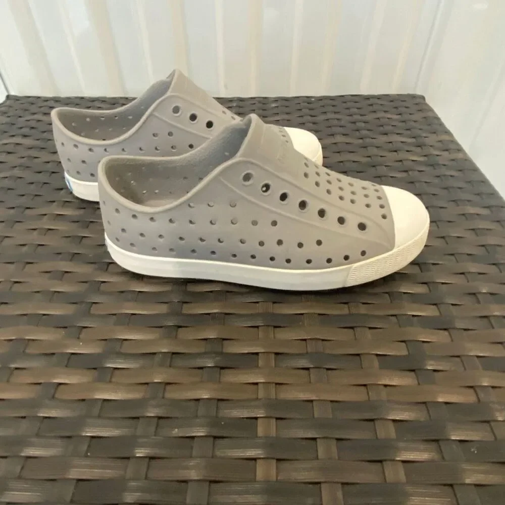 Native  Jefferson shoes, children’s size 13